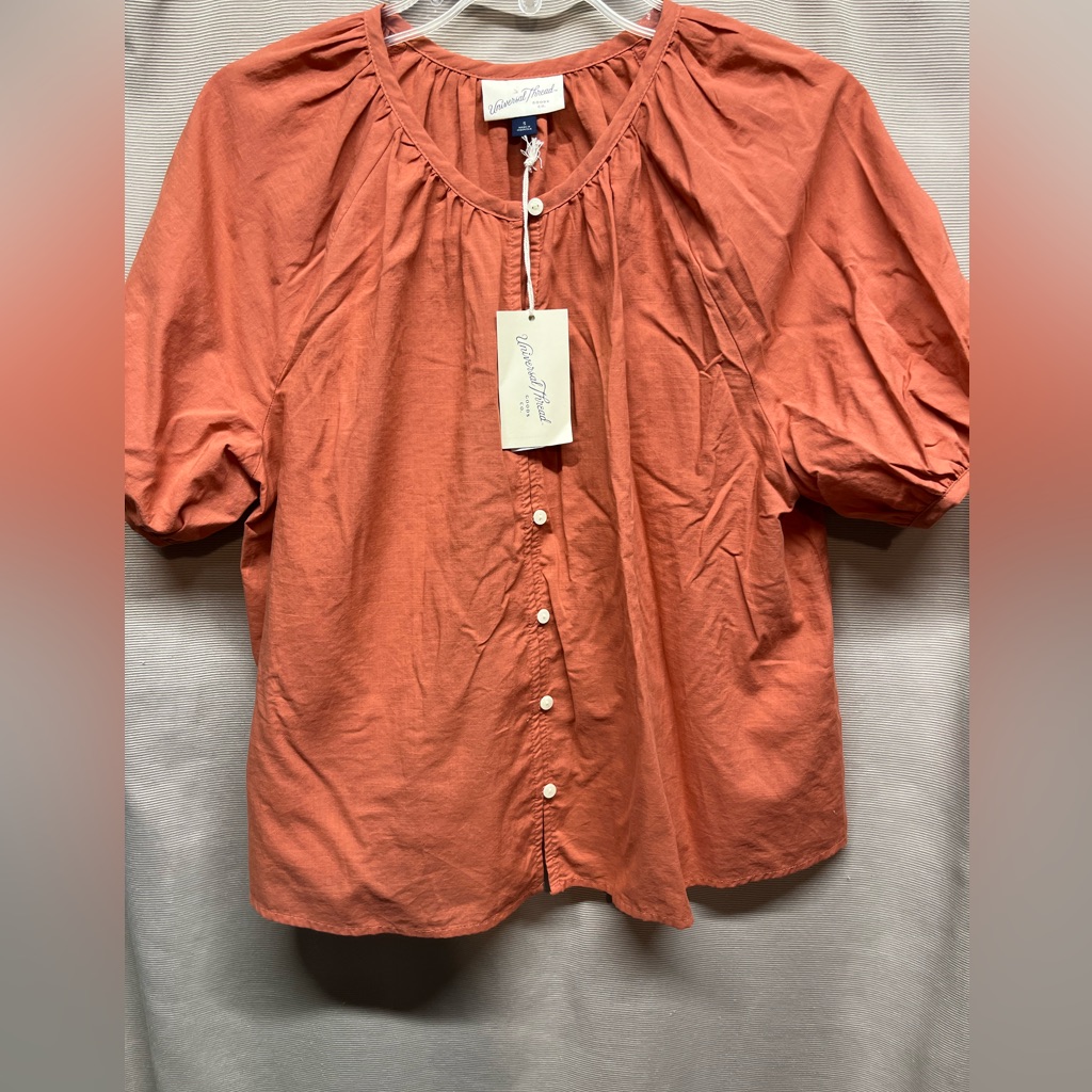 Universal Thread Top Nwt